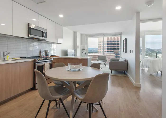 Luxury Brentwood Penthouses With City View