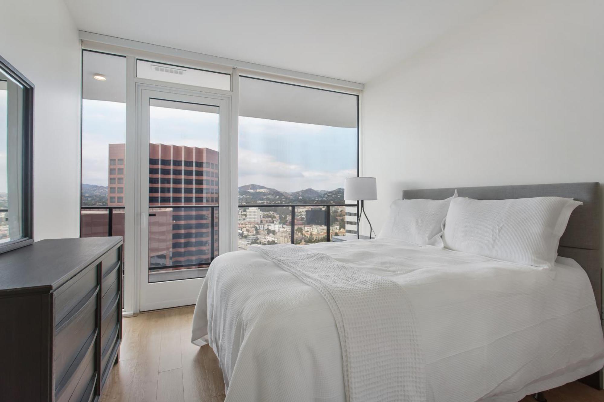 Hotel cápsula Luxury Brentwood Penthouses With View